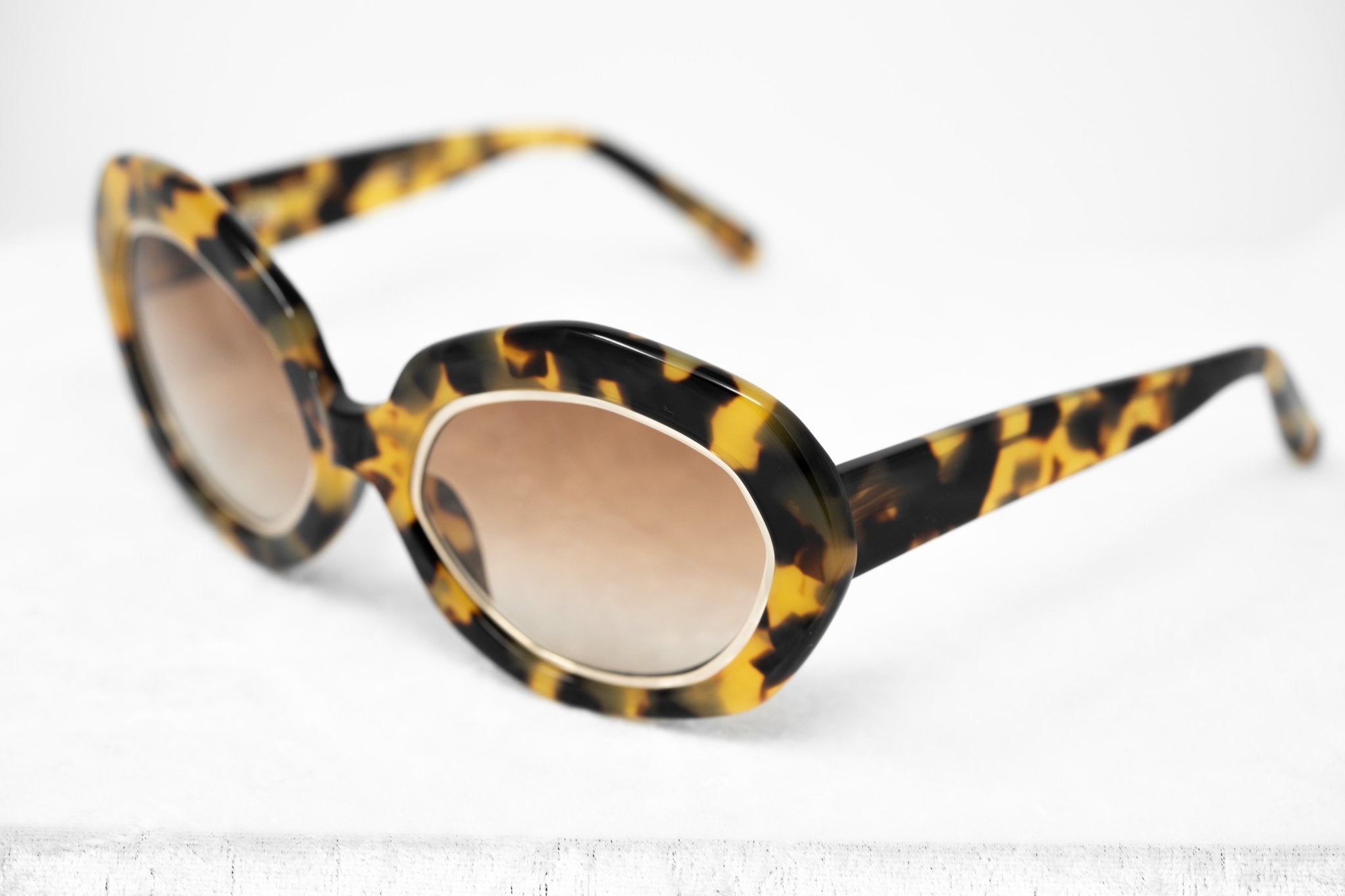 Erdem Women Sunglasses Oversized Tortoise Shell Gold with Brown Graduated Lenses EDM33C4SUN - Watches & Crystals