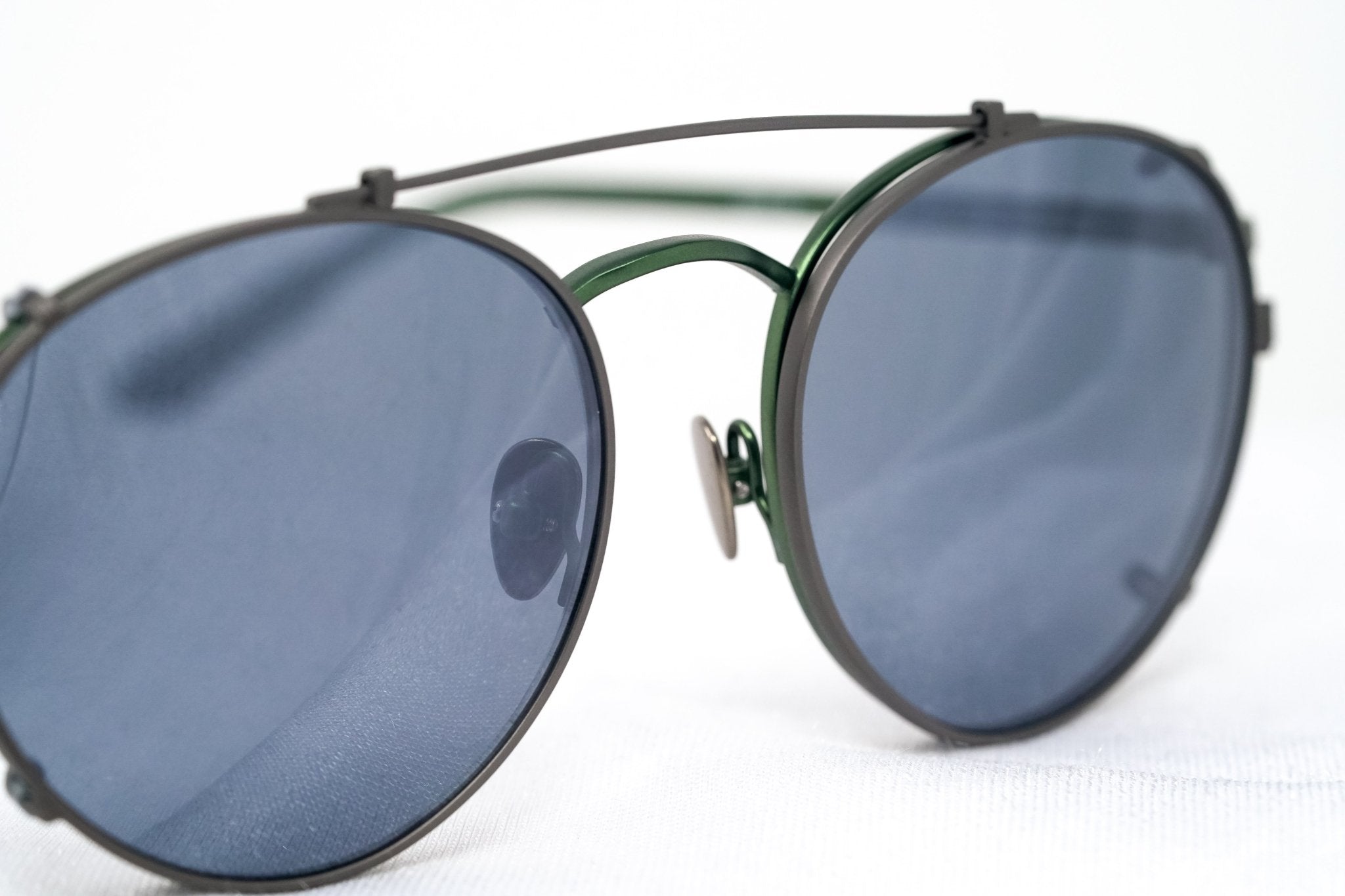 Kris Van Assche Sunglasses Oval Green and Gunmetal Grey - Watches & Crystals