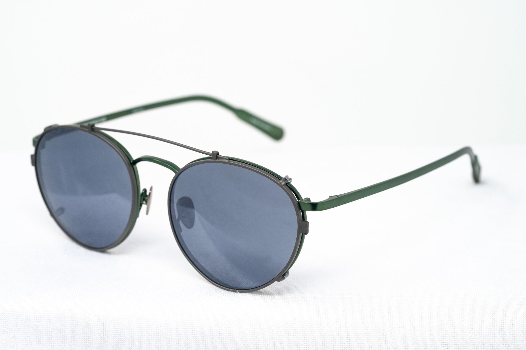 Kris Van Assche Sunglasses Oval Green and Gunmetal Grey - Watches & Crystals