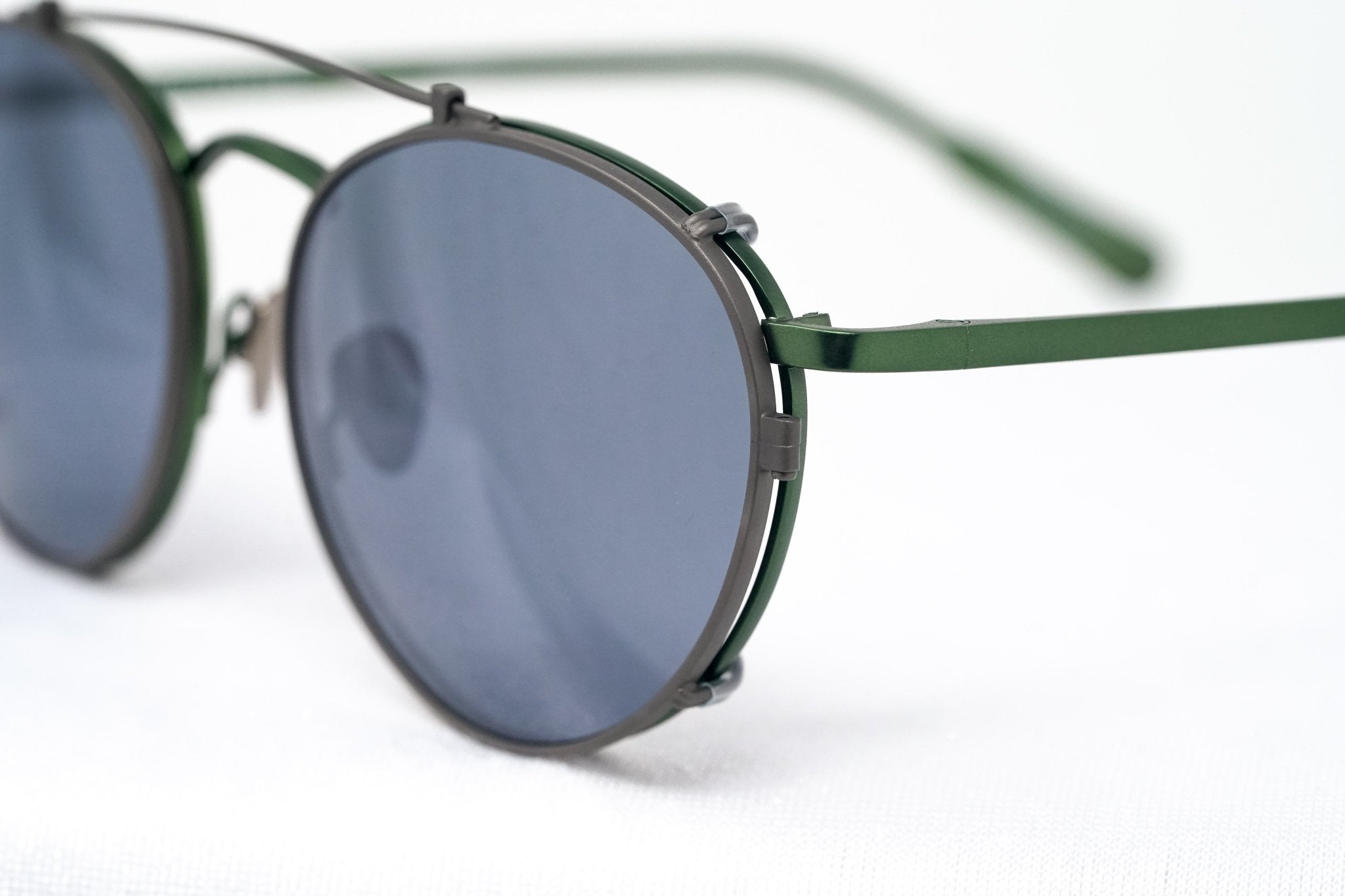 Kris Van Assche Sunglasses Oval Green and Gunmetal Grey - Watches & Crystals