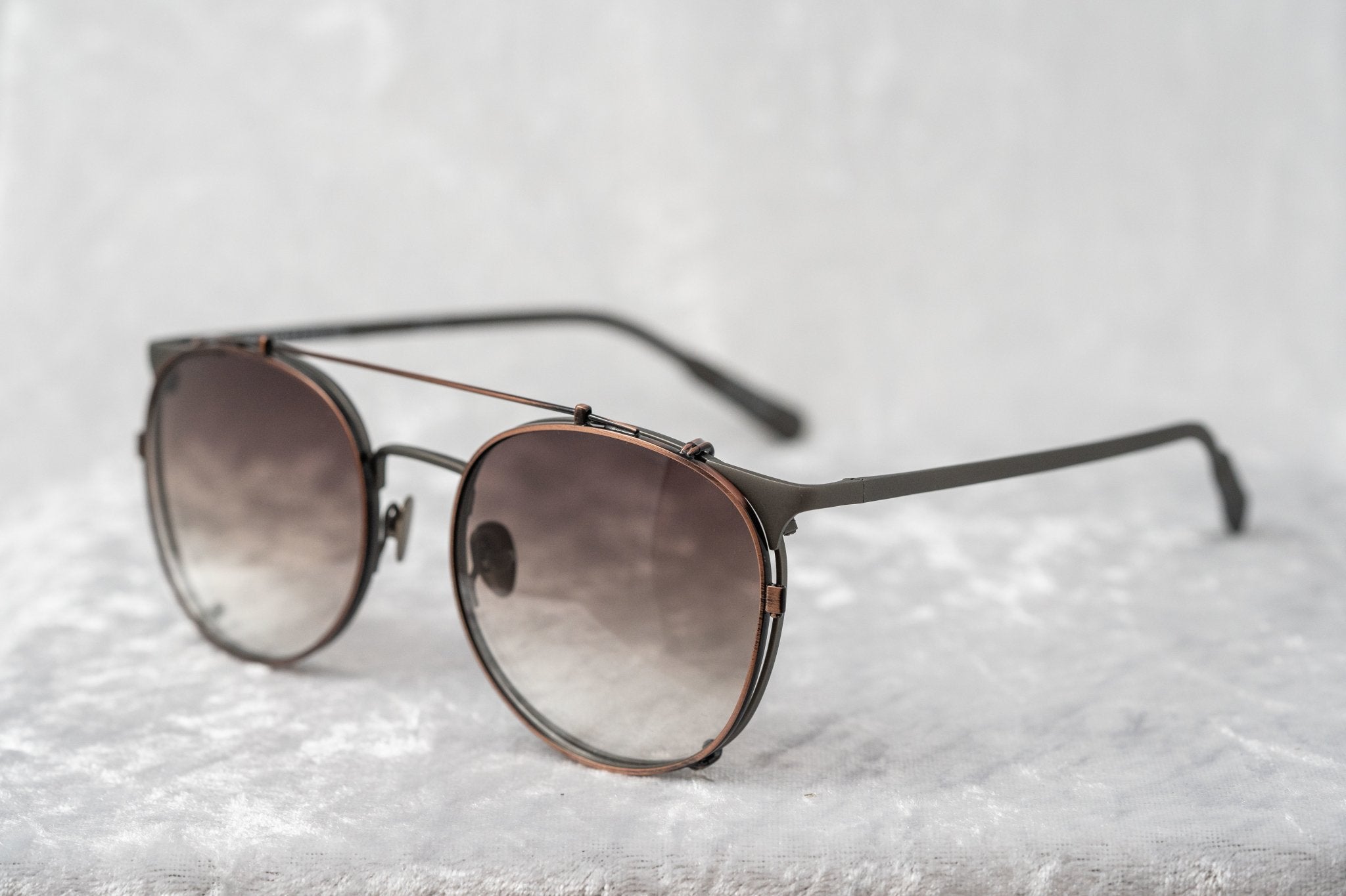 Kris Van Assche Sunglasses Unisex Oval Matte Grey Bronze Clip-On with Grey Graduated Lenses Category 2 - KVA69C3SUN - Watches & Crystals