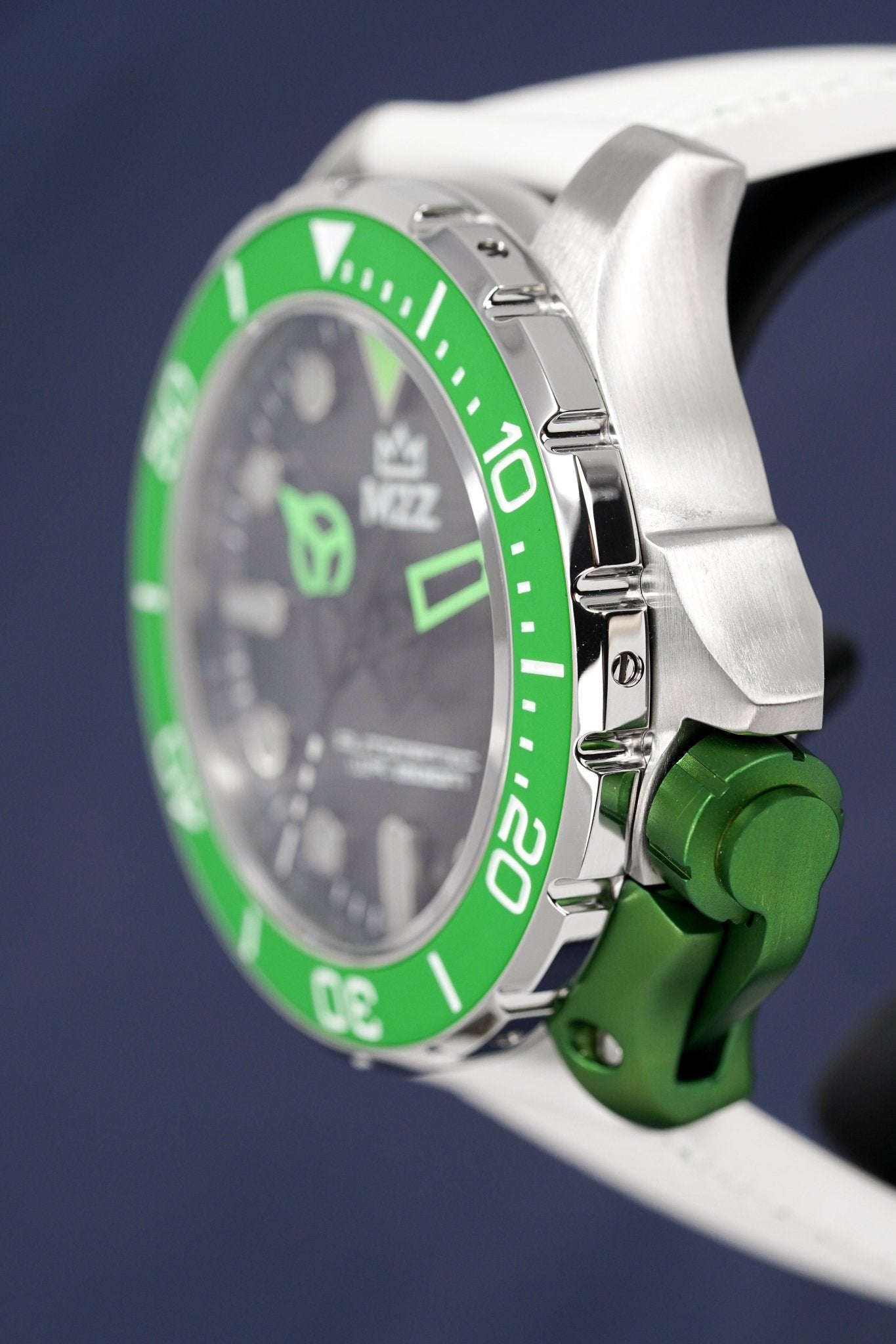 M2Z Men's Watch Diver 200 Green 200-001 - Watches & Crystals