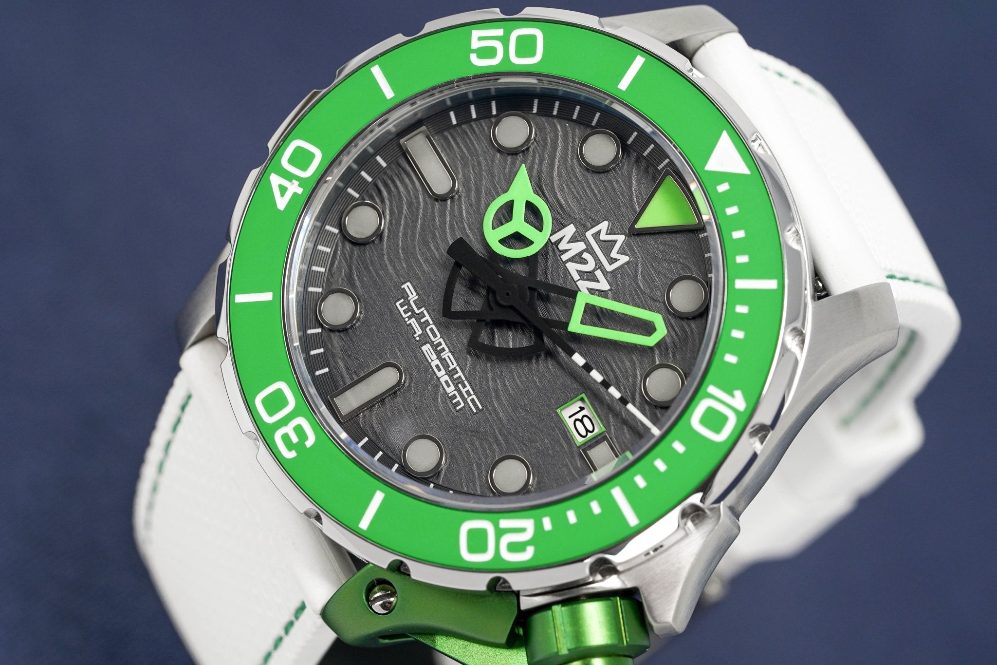 M2Z Men's Watch Diver 200 Green 200-001 - Watches & Crystals