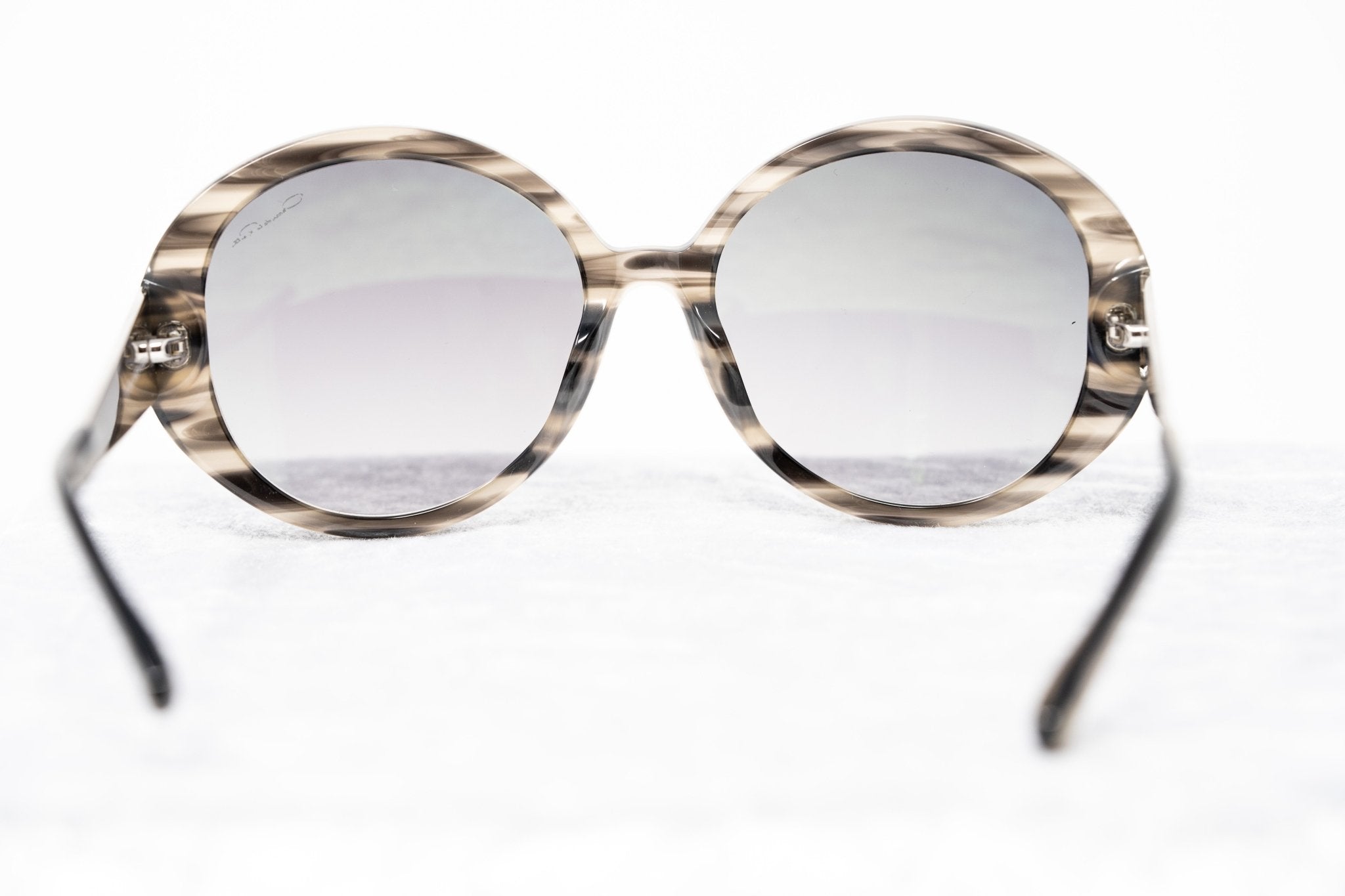 Oscar De La Renta Women Sunglasses Oversized Frame Inky Horn and Grey Lenses - ODLR58C4SUN - Watches & Crystals