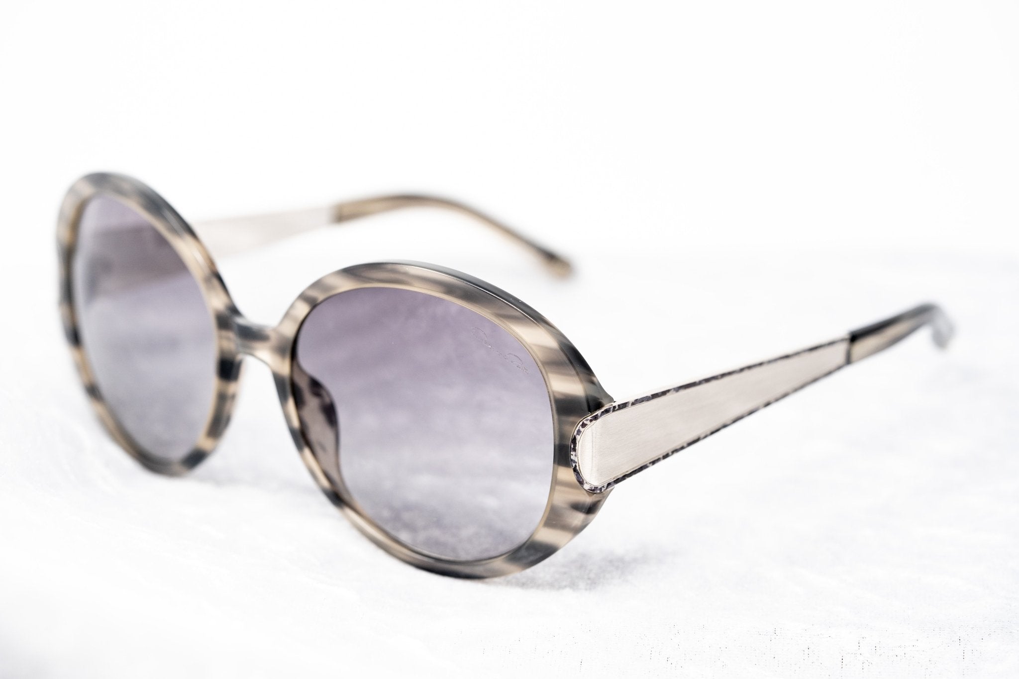 Oscar De La Renta Women Sunglasses Oversized Frame Inky Horn and Grey Lenses - ODLR58C4SUN - Watches & Crystals