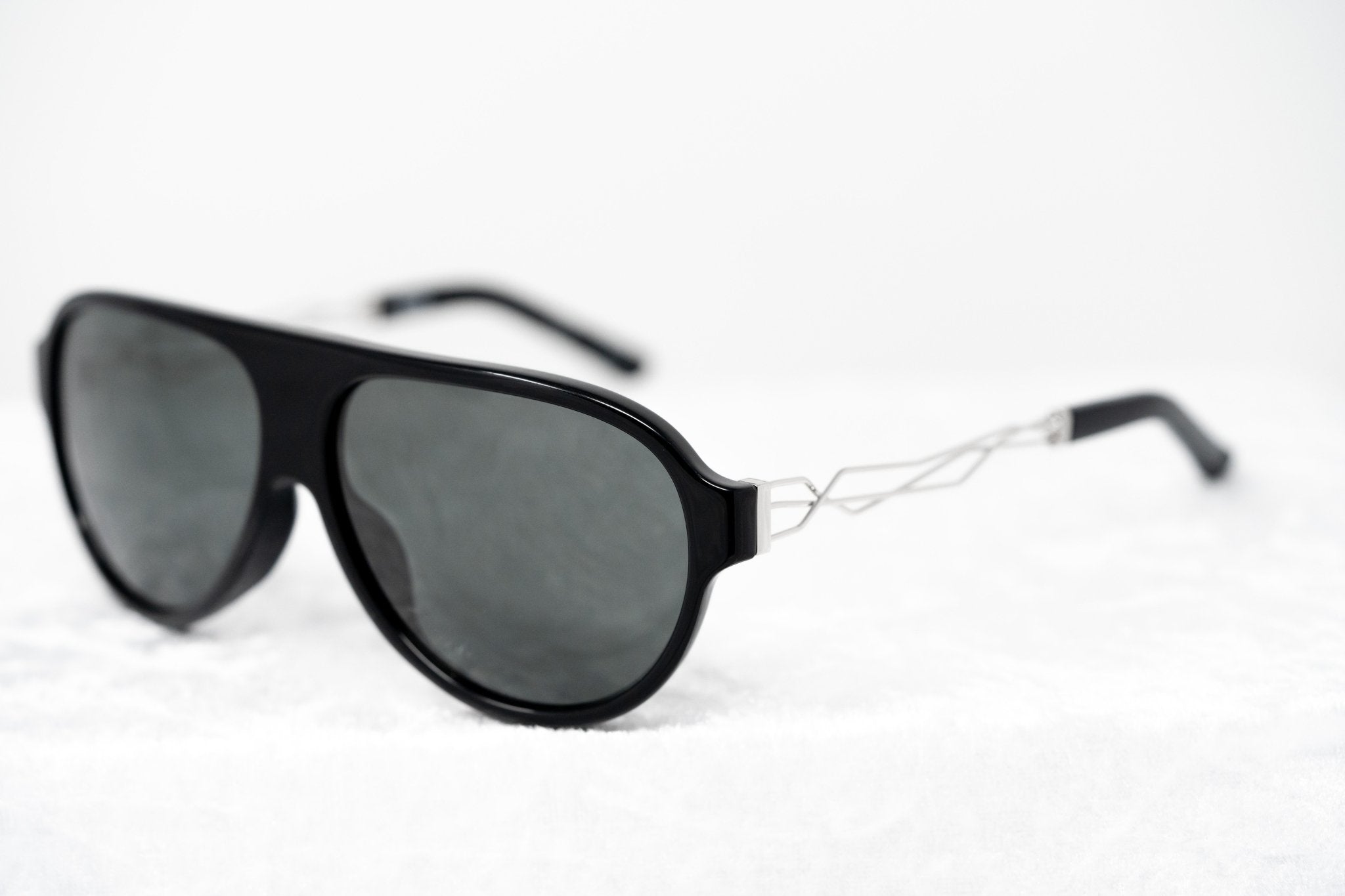 Prabal Gurung Sunglasses Unisex Aviator Black Acetate CAT3 Grey Lenses PG16C1SUN - Watches & Crystals