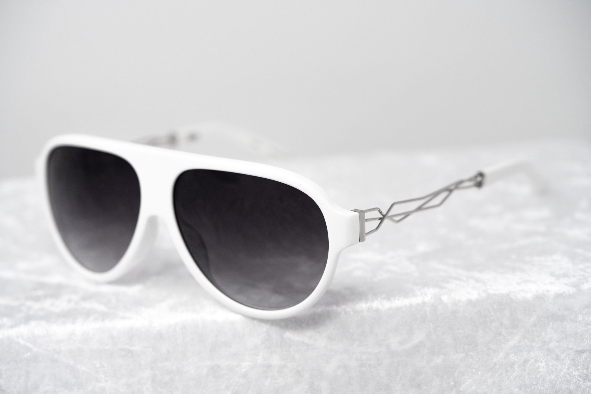 Prabal Gurung Sunglasses Unisex Aviator White Acetate CAT2 Grey Gradient Lenses PG16C3SUN - Watches & Crystals