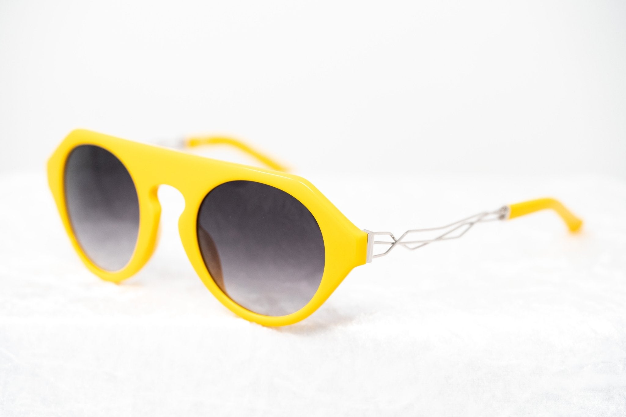 Prabal Gurung Sunglasses Women's Round Flat Top Yellow Acetate CAT2 Grey Gradient Lenses PG15C4SUN - Watches & Crystals