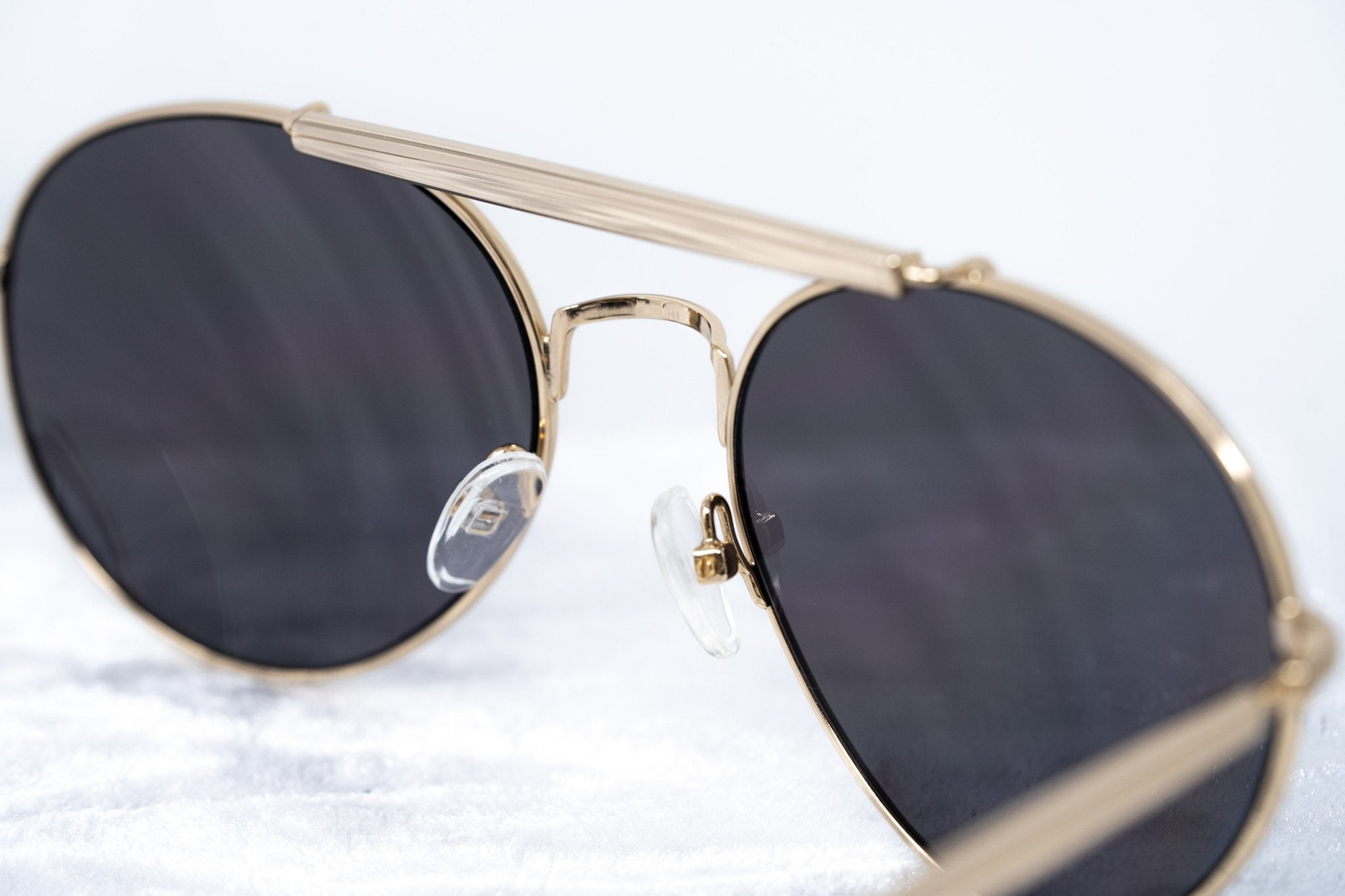 Yohji Yamamoto Unisex Sunglasses Round Gold and Dark Grey Lenses Category 3 - YY12RIDERC2SUN - Watches & Crystals